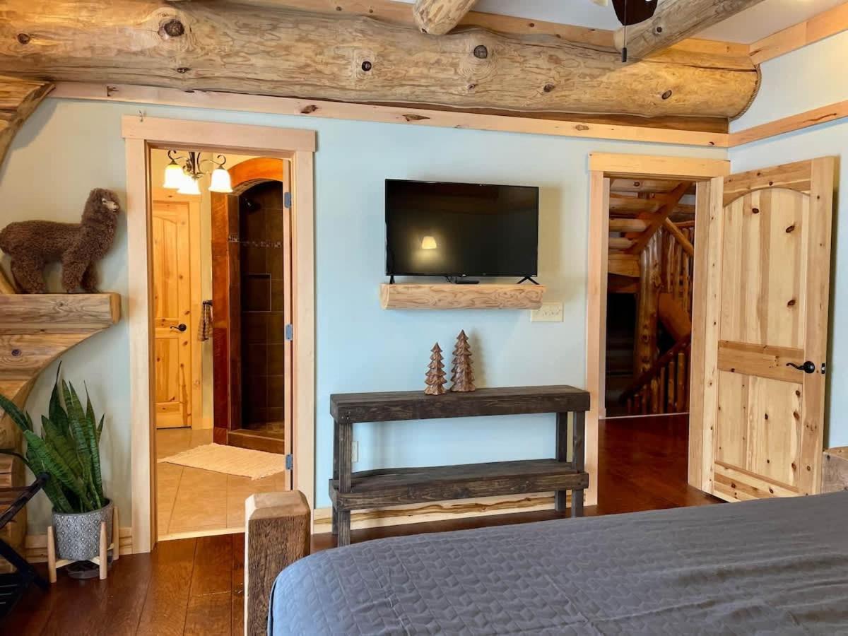 Stunning Log Cabin Getaway At The Hannu Haus Ironwood Zewnętrze zdjęcie